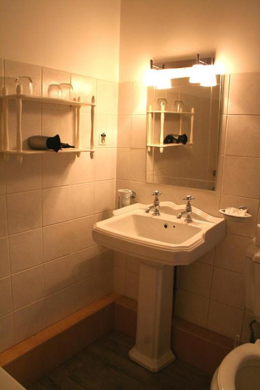 ホテル ル オム ボーヌ 部屋 写真